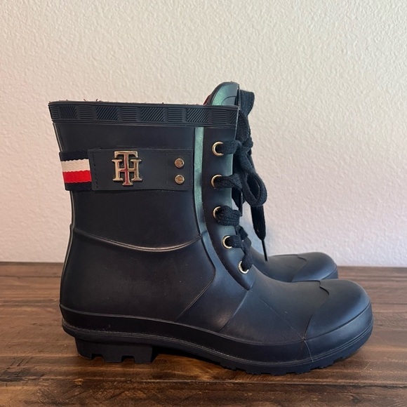 Tommy Hilfiger Toniee Lace-Up Leather Sole TH Logo Rain Boots. Size 6. - Picture 13 of 13